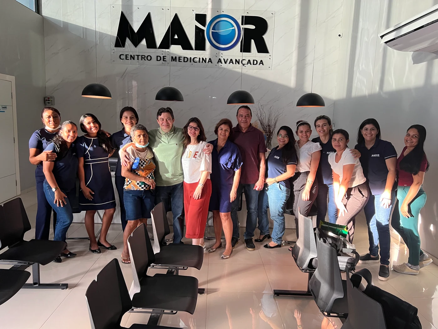 Equipe MAIOR reunida no hospital