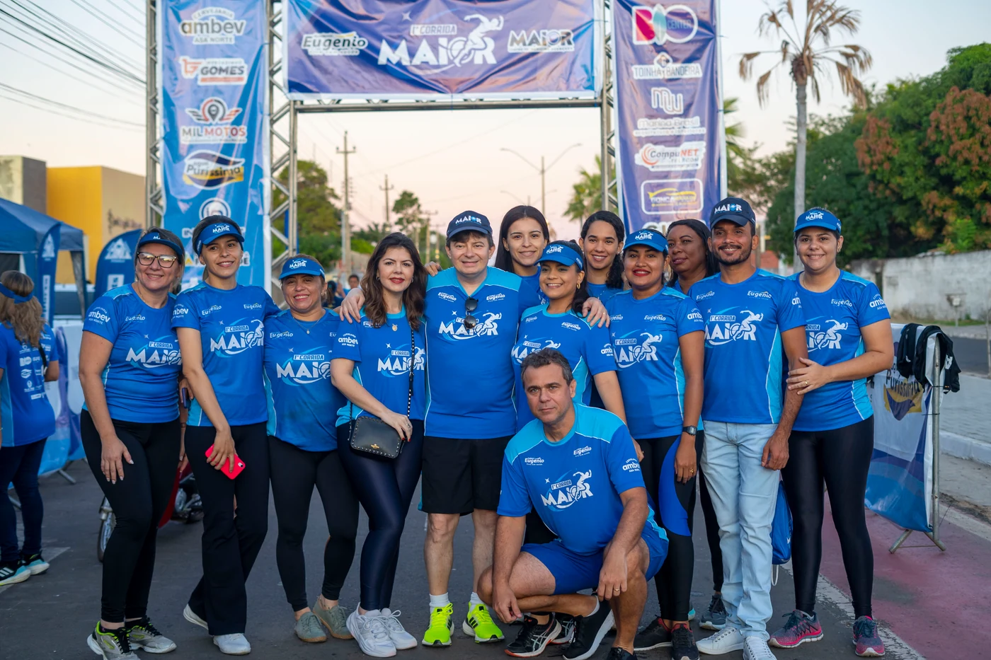 Equipe MAIOR reunida em uma corrida comunitária